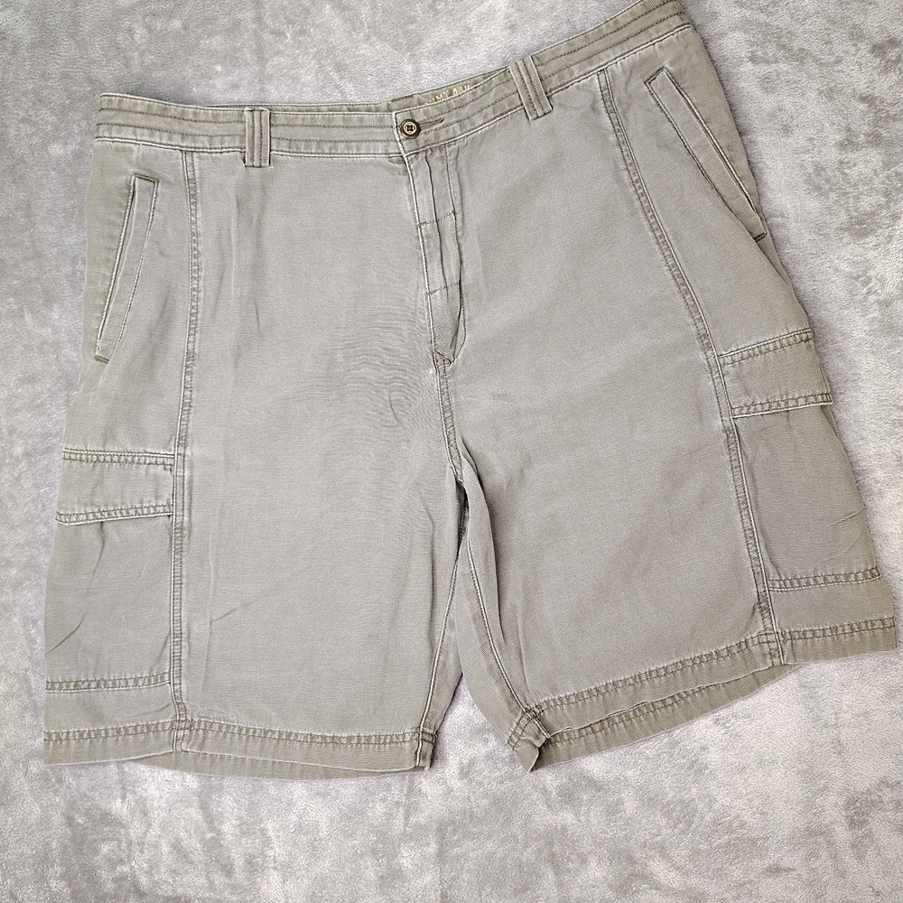 Tommy Bahama Cargo Shorts Men 40 Army Green Tencel Pleated Relaxed Fit 9" Inseam